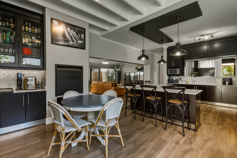 To Let 4 Bedroom Property for Rent in Schonenberg Western Cape